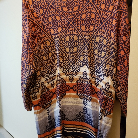 Sweater - Picture 2 of 3